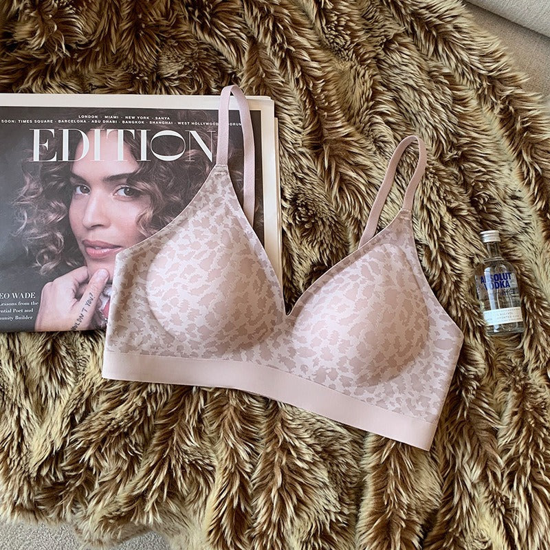 【超能藏副乳!】一體裁剪,更舒服~新款豹紋系列聚攏不跑杯無鋼圈內衣