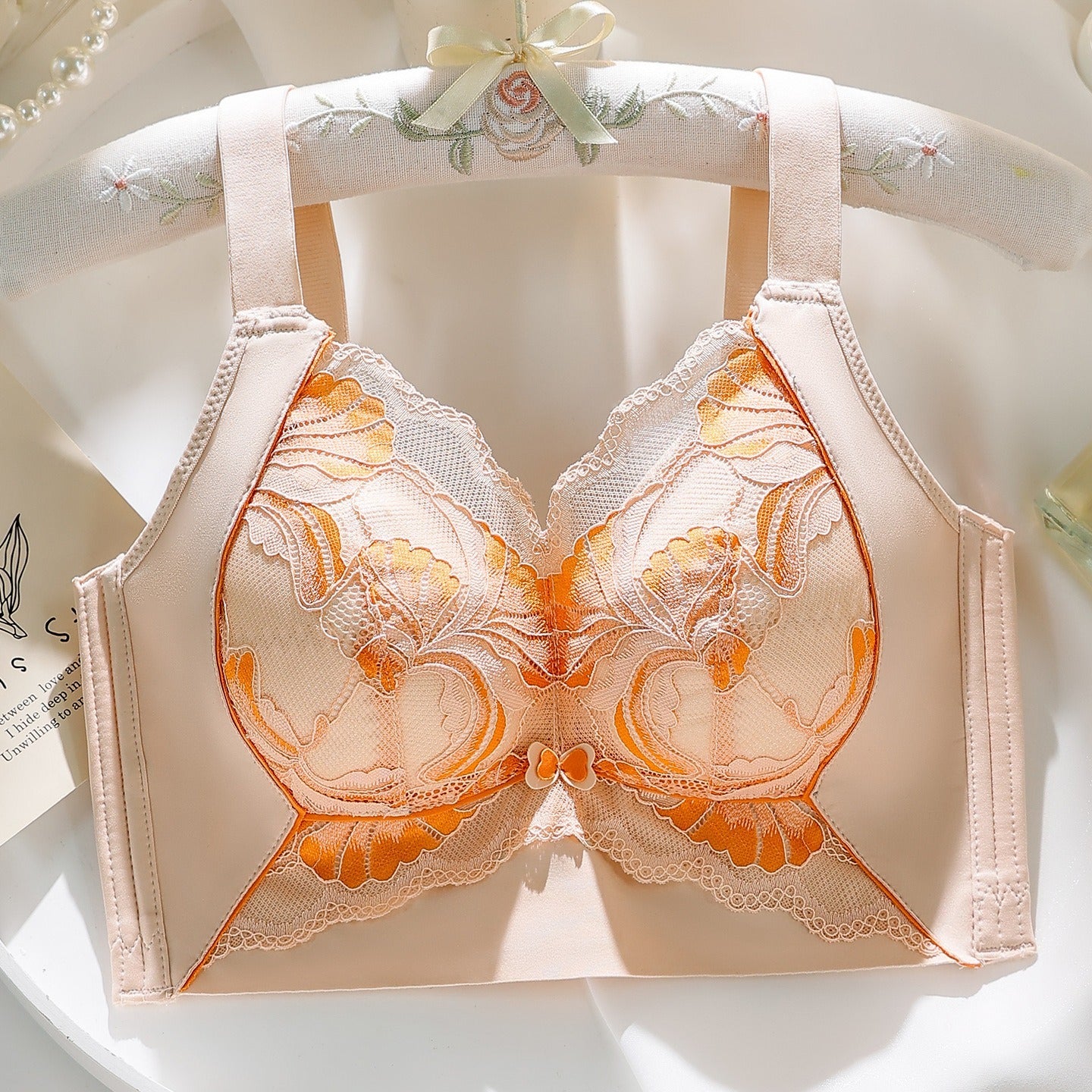 【大胸顯小bra】B-D杯任選~無勒感，大包容！新款蕾絲撞色輕奢塑胸高側比收副乳内衣