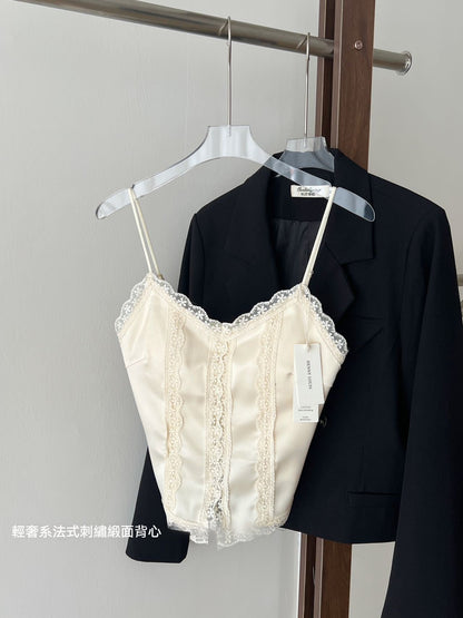 【法式蕾絲刺綉系列】輕奢款~自帶胸墊！2026新款美背緞面内衣吊帶打底背心